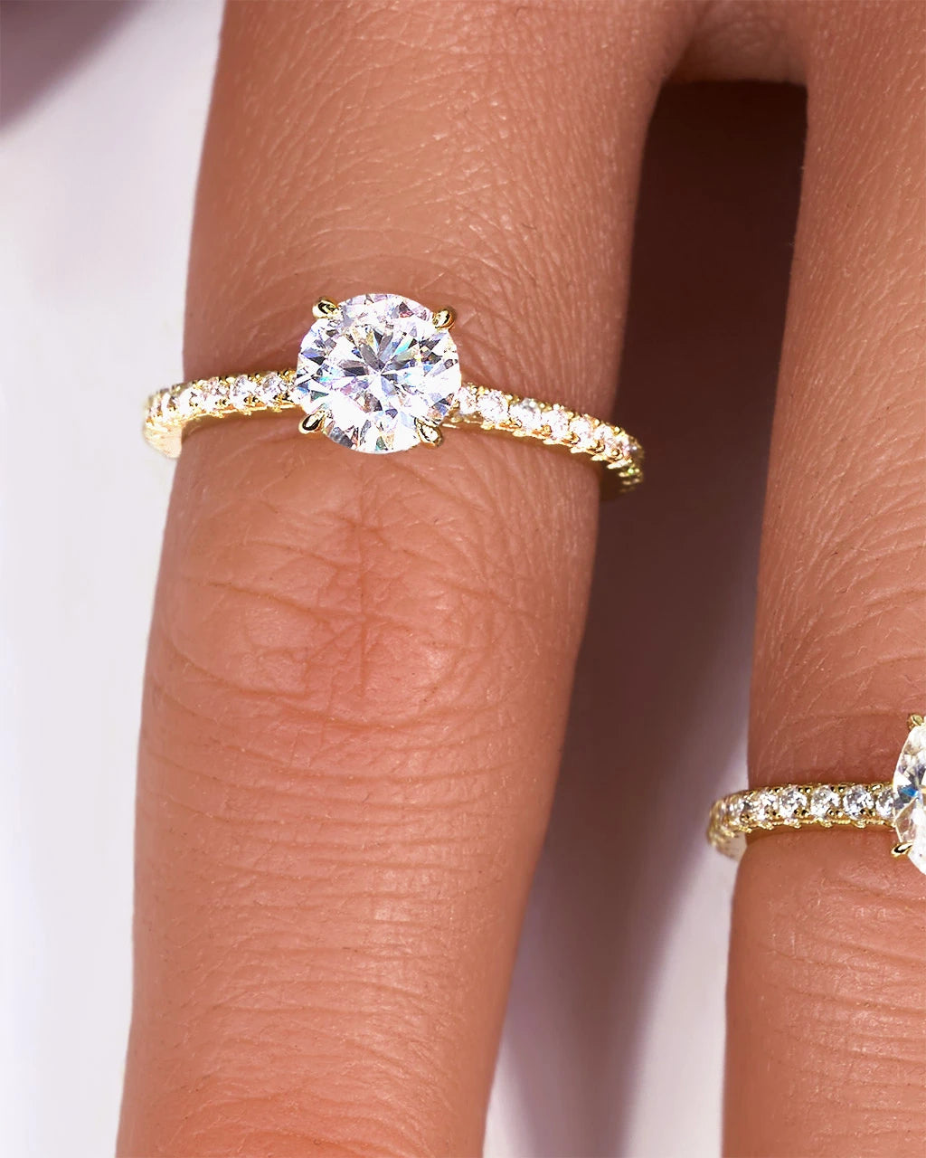 Anillo redondo de moissanita Aurelia