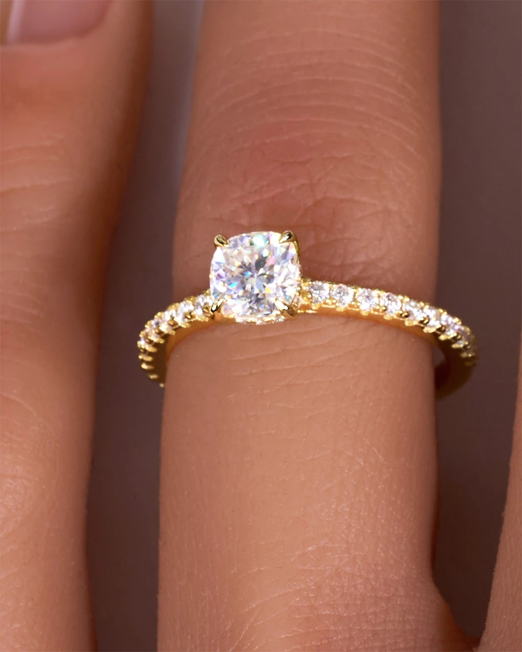 Anillo-cojín Aurelia Moissanite