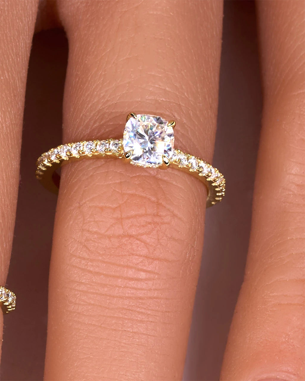 Anillo-cojín Aurelia Moissanite