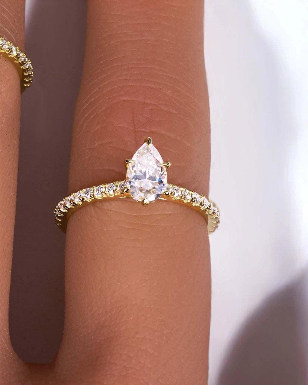 Anillo Aurelia Moissanite - Pera