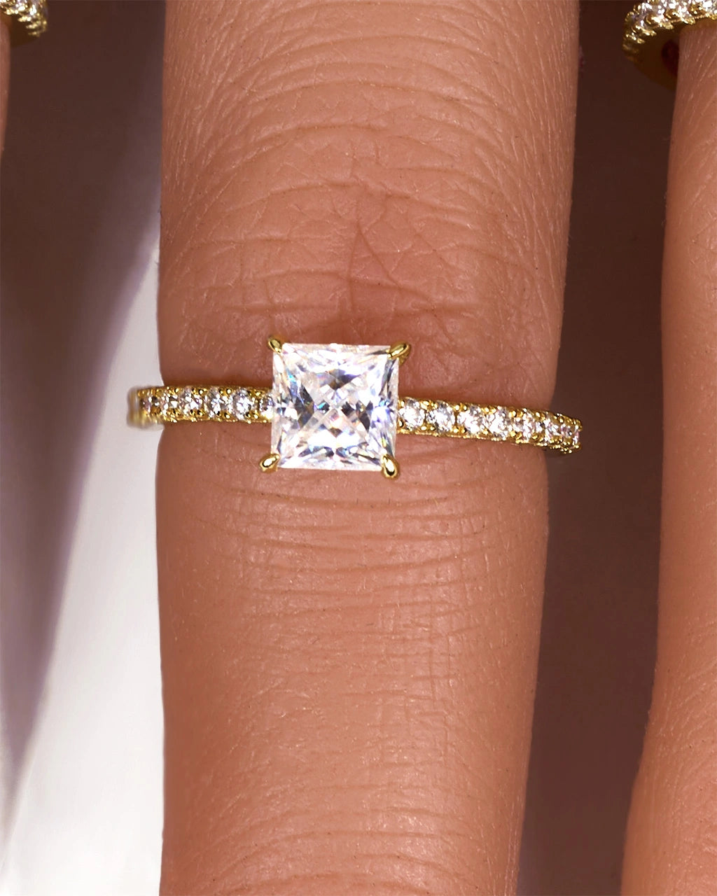 Anillo de moissanita Aurelia - Princesa