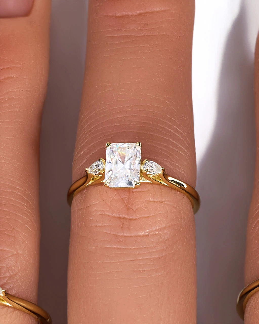 Anillo de moissanita de lujo - Radiante