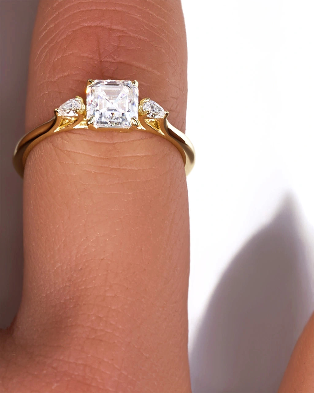 Anillo de moissanita de lujo - Asscher