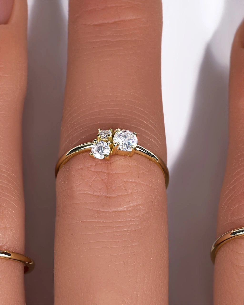 Trío de anillos de moissanita