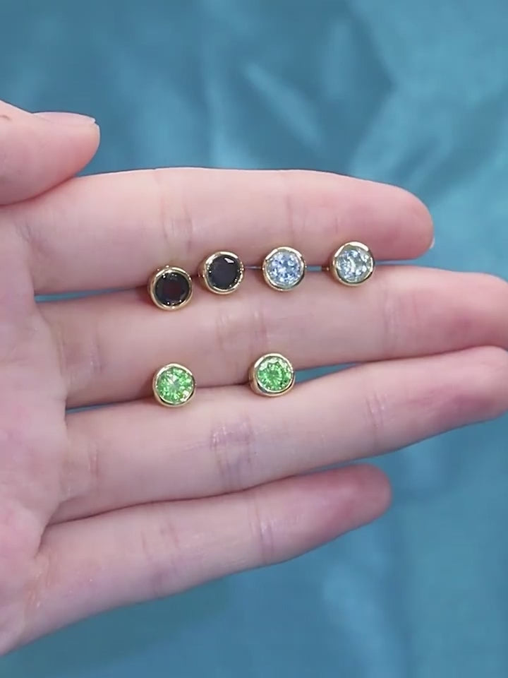Round Studs