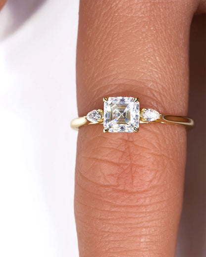 Luxe Moissanite Ring-Asscher